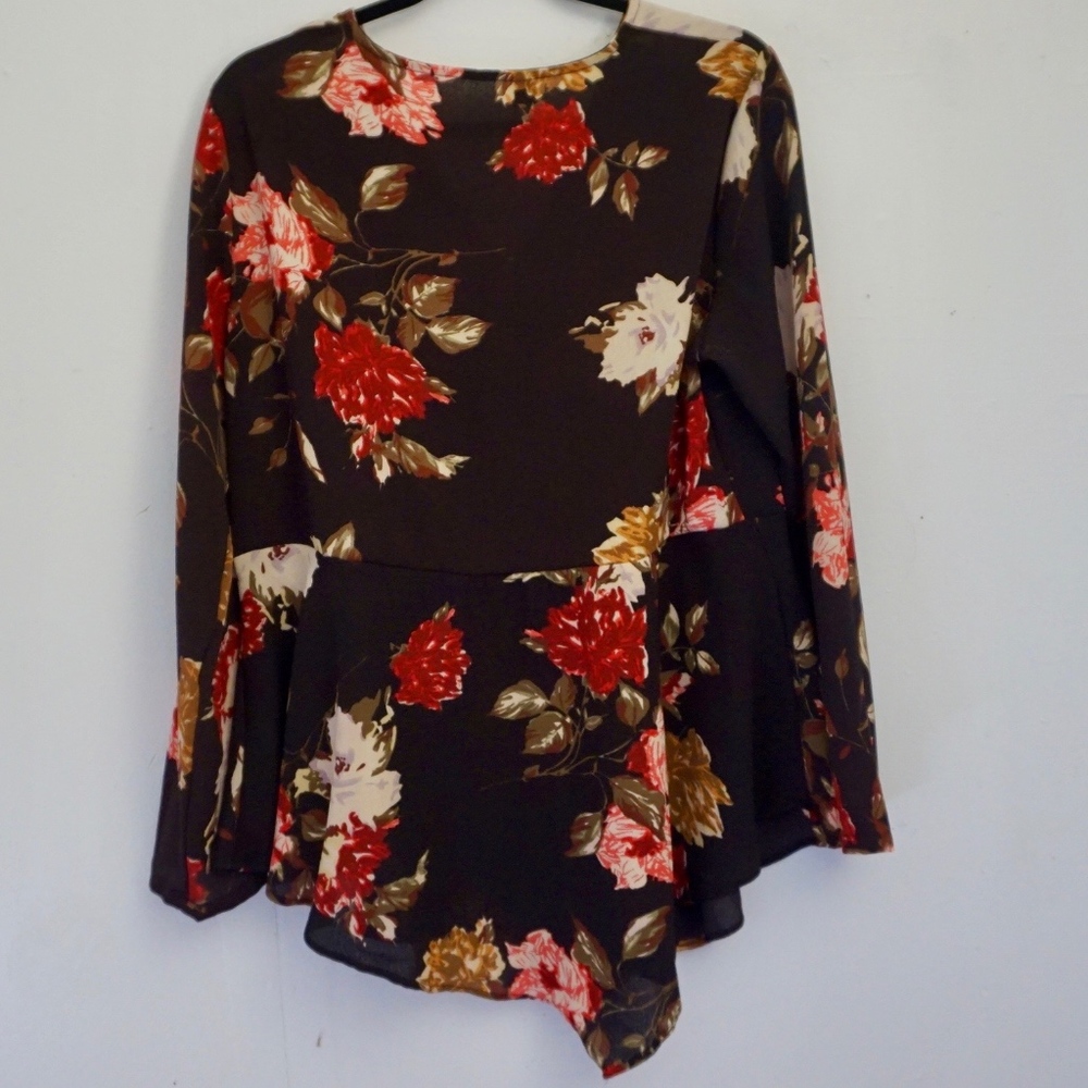 Duo Duo Black with Red Roses Blouce